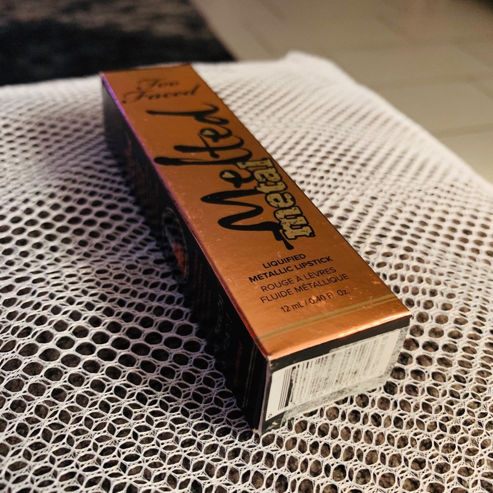 Lipgloss too faced